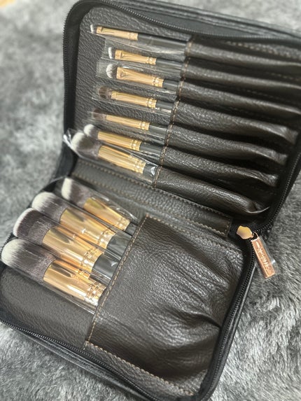 貴族のゴールド メイクブラシ11本セット 化粧ポーチ付き ゴールド×ブラック/SIXPLUS/メイクブラシを使ったクチコミ(3枚目)