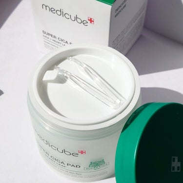 MEDICUBE スーパーシカパッドのクチコミ「サッと拭くだけの簡単ケア🌿

medicube
　スーパーシカパッド
　>> 70枚入り

ゼ.....」（3枚目）