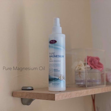 Pure Magnesium Oil

浮腫や疲れ、不眠に効くと聞いて購入しました。

4回の噴射で66mg、
またティースプーン1杯で560mgと
基本のマグネシウムを簡単に摂取することができます。
