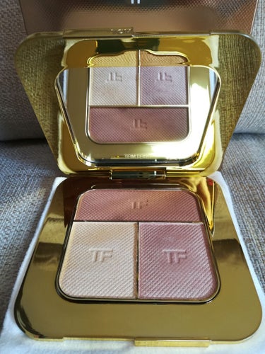 TOM FORD BEAUTY ソレイユ コントゥーリング コンパクトのクチコミ「皆様、おはようございます！

こちらは、

トムフォード ソレイユ コントゥーリング コンパク.....」（1枚目）