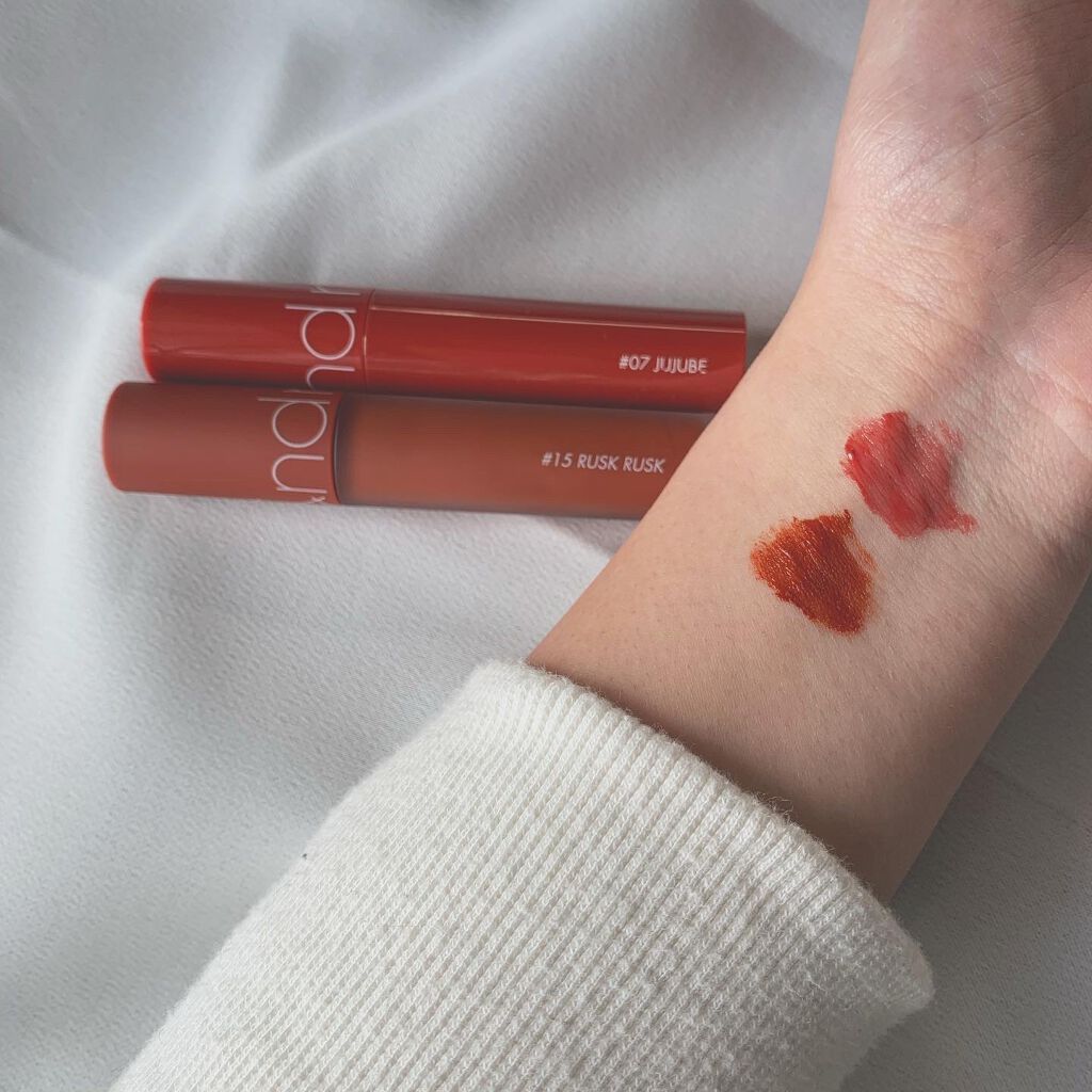 ジューシーラスティングティント/rom&nd/リップティントを使ったクチコミ（2枚目）