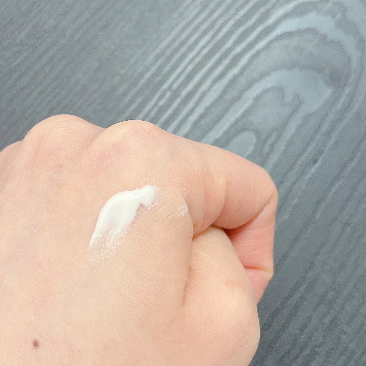 ニベアUV ディープ プロテクト&ケア トーンアップ エッセンス/ニベア/日焼け止めローションを使ったクチコミ(4枚目)