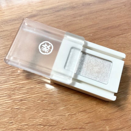 麻雀アイシャドウ 冬【フユ】メタリリックスノー/和粧/単色アイシャドウの画像