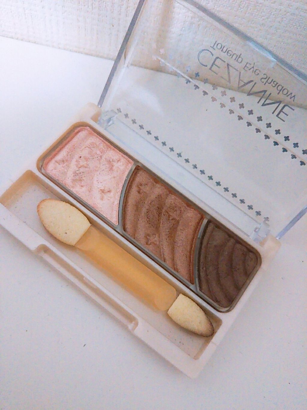 トーンアップアイシャドウ/CEZANNE/アイシャドウパレットを使ったクチコミ（1枚目）