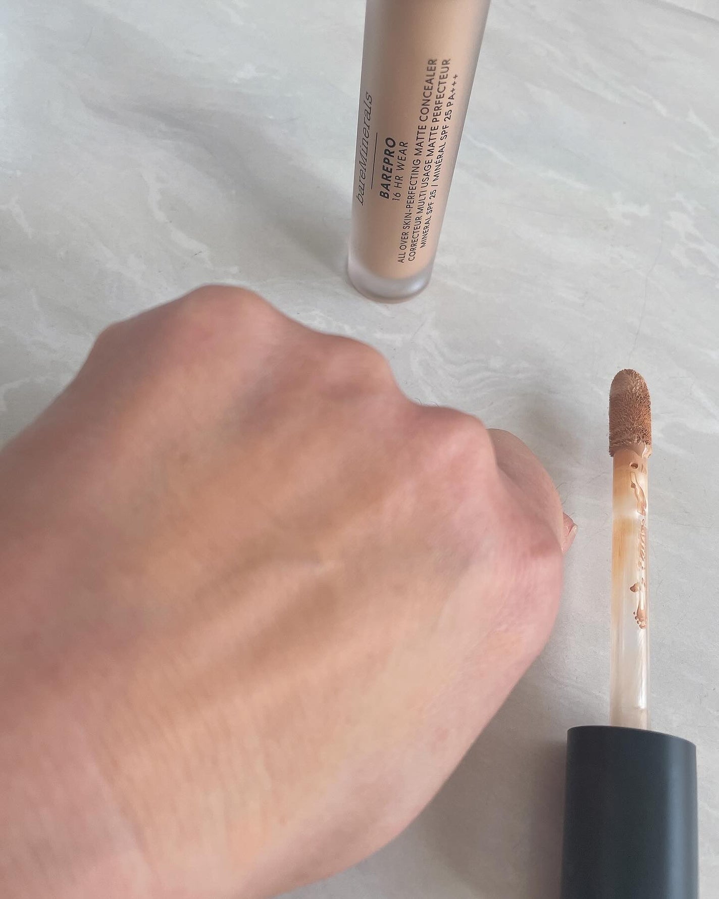 パイン on LIPS 「ベアプロ16HRオールオーバーコンシーラーSPF25 を使って..」(4枚目)