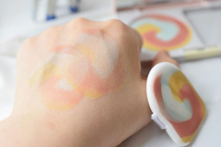 カラーブレンドグローファンデーション/ディエム クルール/クリーム・エマルジョンファンデーションを使ったクチコミ(3枚目)