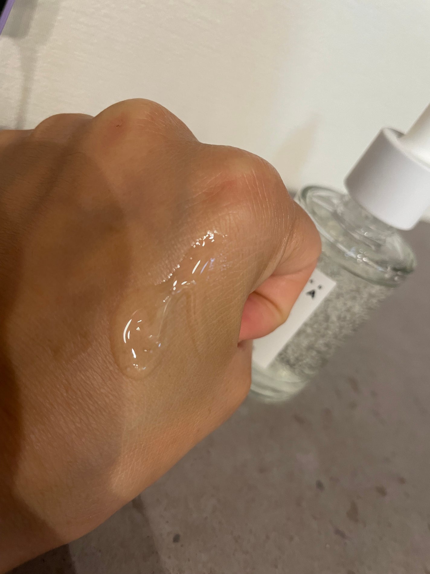 はるな on LIPS 「トーンブライトニングカプセルアンプル粒々が入った美容液見た目も..」(2枚目)