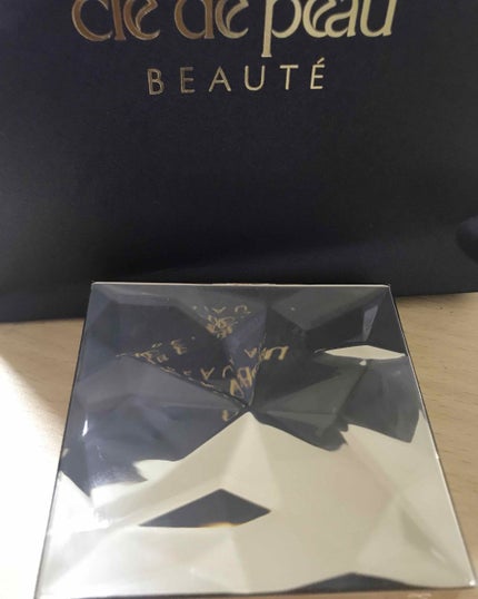 クレ・ド・ポー ボーテ レオスールデクラ/クレ・ド・ポー ボーテ/パウダーハイライトを使ったクチコミ(2枚目)