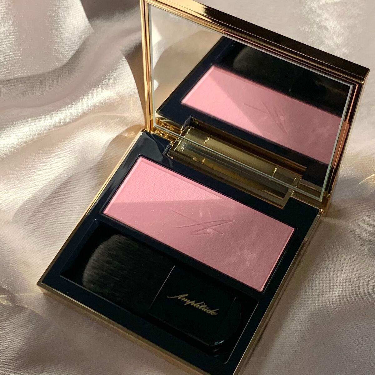 コンスピキュアス モノチークス/Amplitude/パウダーチークを使ったクチコミ(5枚目)