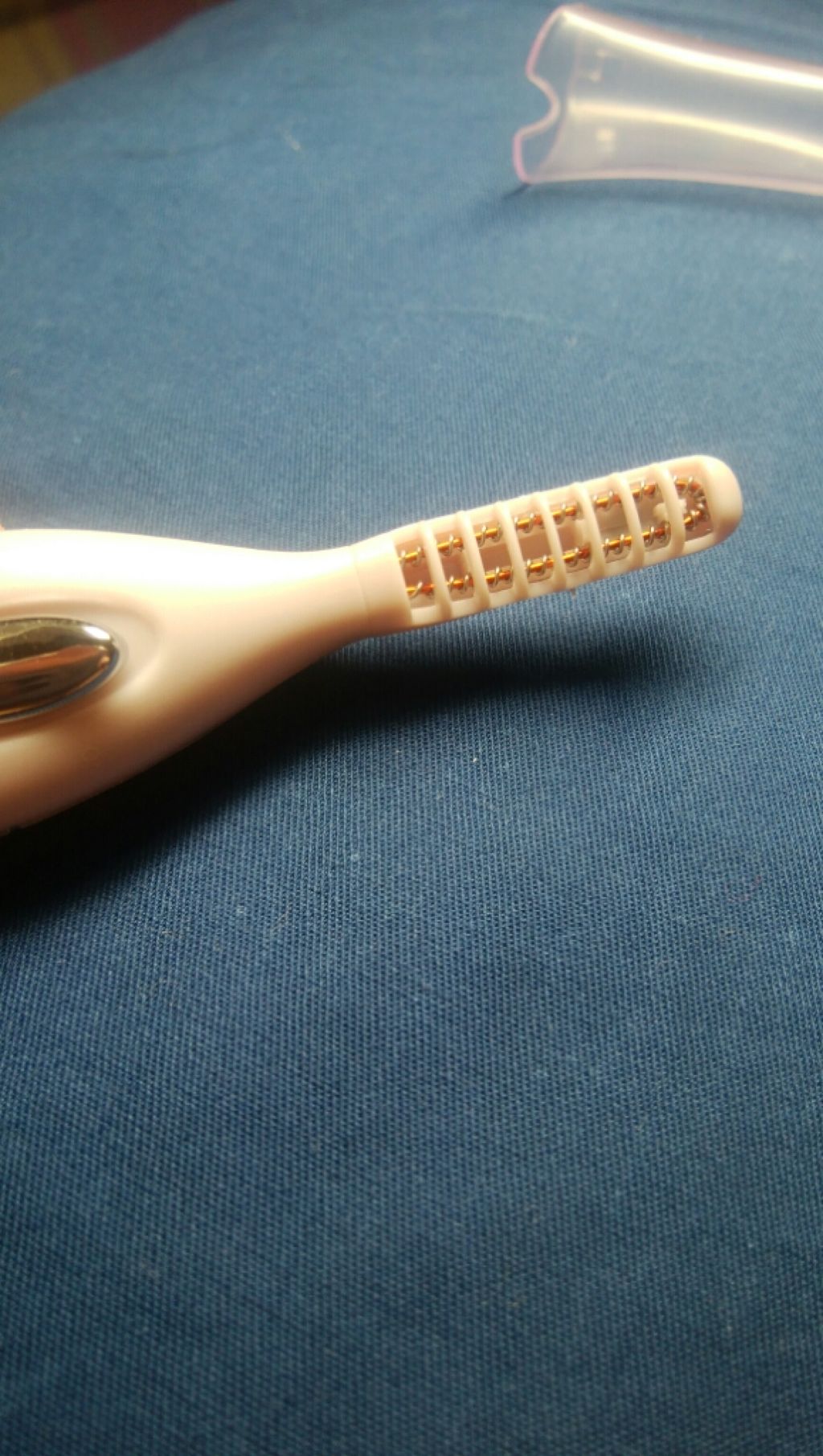 ミニホットアイラッシュカーラー/ニトリ/ホットビューラーを使ったクチコミ（2枚目）