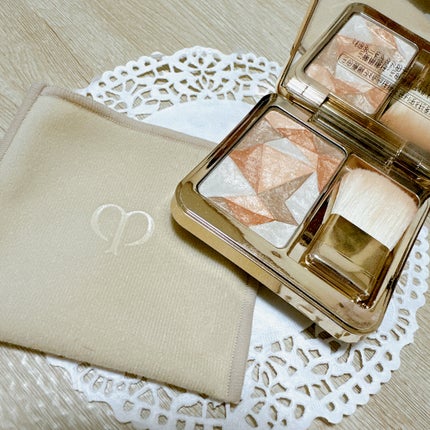 ル・レオスールデクラ /クレ・ド・ポー ボーテ/パウダーハイライトを使ったクチコミ(4枚目)