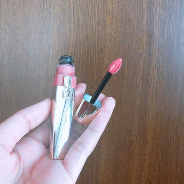 🌼ロレアルパリ シャインカレス🌼

とれにくいリップ💄を探していたところ、LIPSでシャインカレスは長時間持つと書いてあったので気になり買ってみました😊

使ってみたところ、発色も良くチップが大きめでと