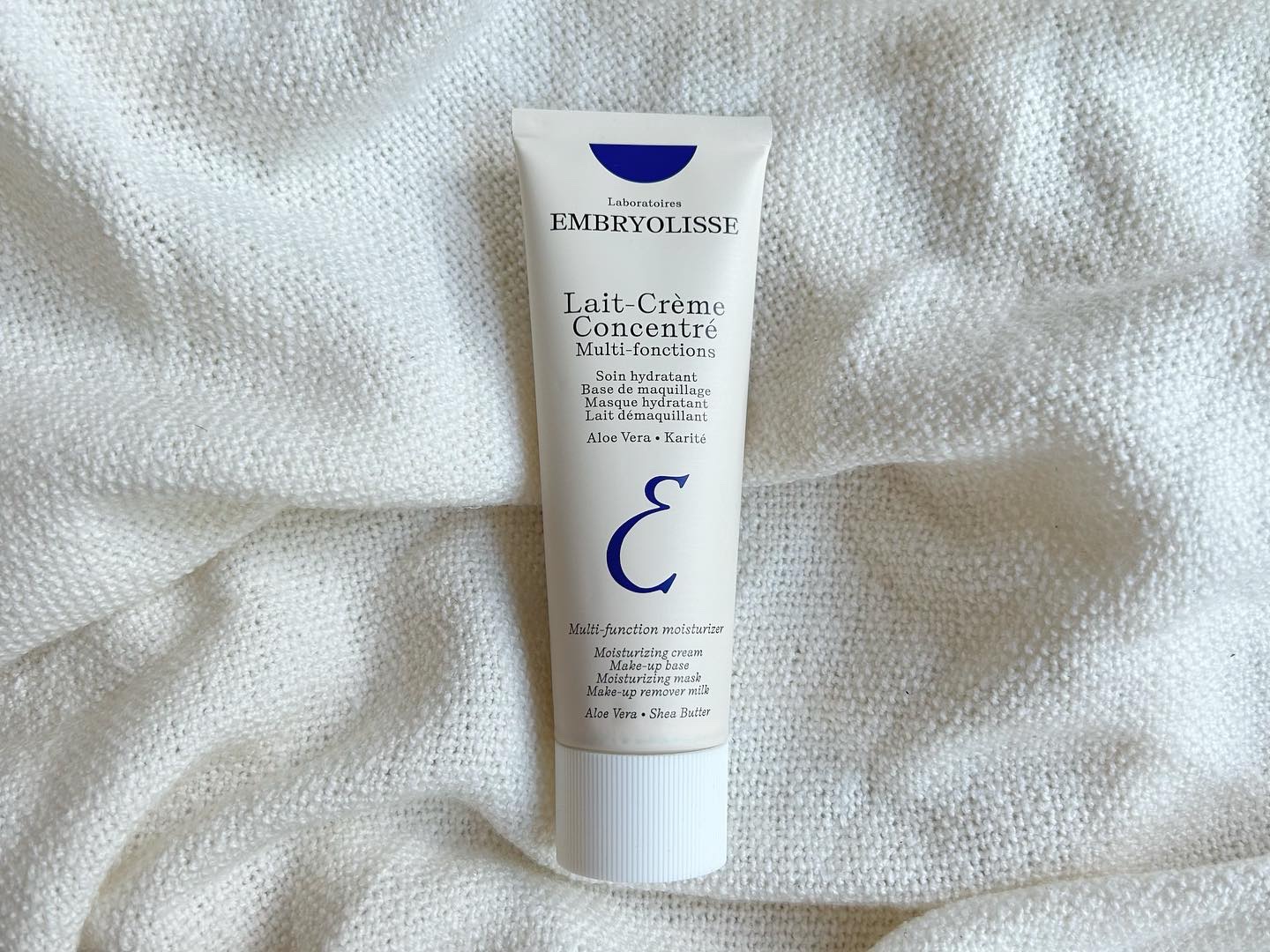 ・
・
@embryolisse_japan 様から
パッケージデザインがリニューアルした
☑️アンブリオリスモイスチャークリーム
をいただきました🩵🩵

以前から何度も使用させて
いただいたことがあり。
今回成分、処方はそのままで
パ