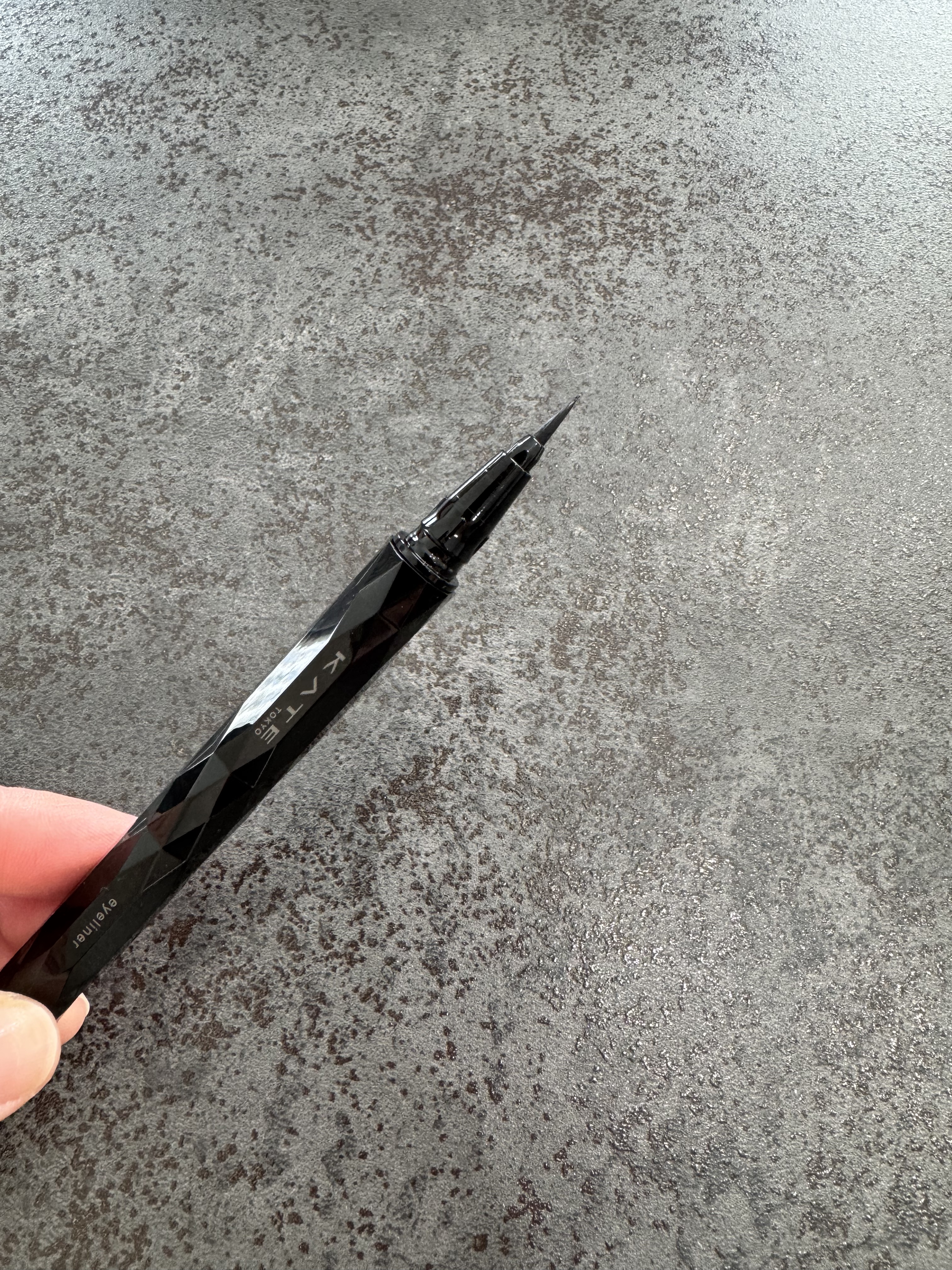 スーパーシャープライナーEX4.0 BK-1 漆黒ブラック/KATE/リキッドアイライナーを使ったクチコミ（1枚目）