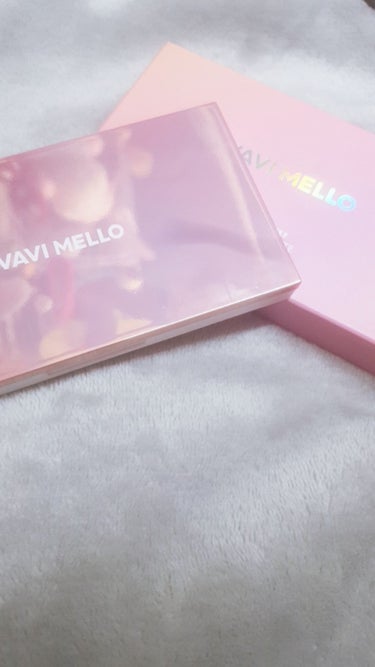 バビメロ🍑VAVIMELLO
バレンタインボックス2ピーチパレット

今回買ってきたのは、アイシャドウパレットのバビメロです
とてもかわいいアイメイクができるアイシャドウになってます
フルーツの名前にな