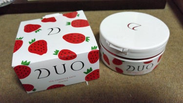 従姉妹のオススメで使ってるDUO🍀
イチゴバームがてたので買ってみた❗
パッケージがとっても可愛い❤️
空けるの勿体ない感じだけどせっかく買ったので使います(笑
バームはうすいピンクで苺のブツブツが❗
