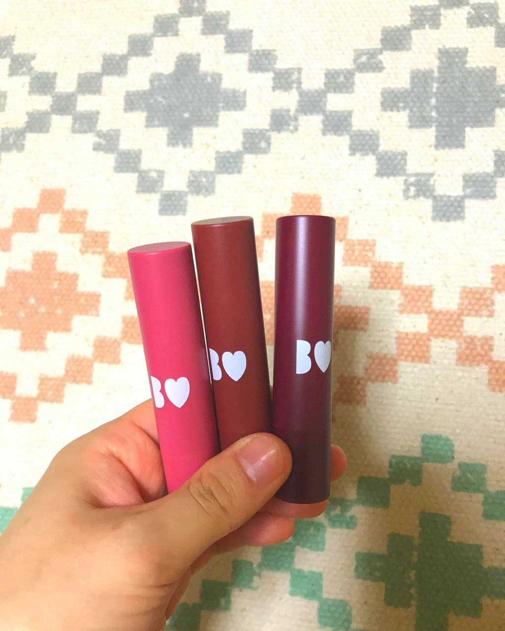 
本日の購入日！！

B IDOL つやぷるリップの新色です(*≧∀≦*)

左から順番に。。。

05 やきもちPINK
06 きまぐれBROWN
07 束縛RED

新色3色購入してきました！！😭💕

昨日、在庫調べたときは
無しに