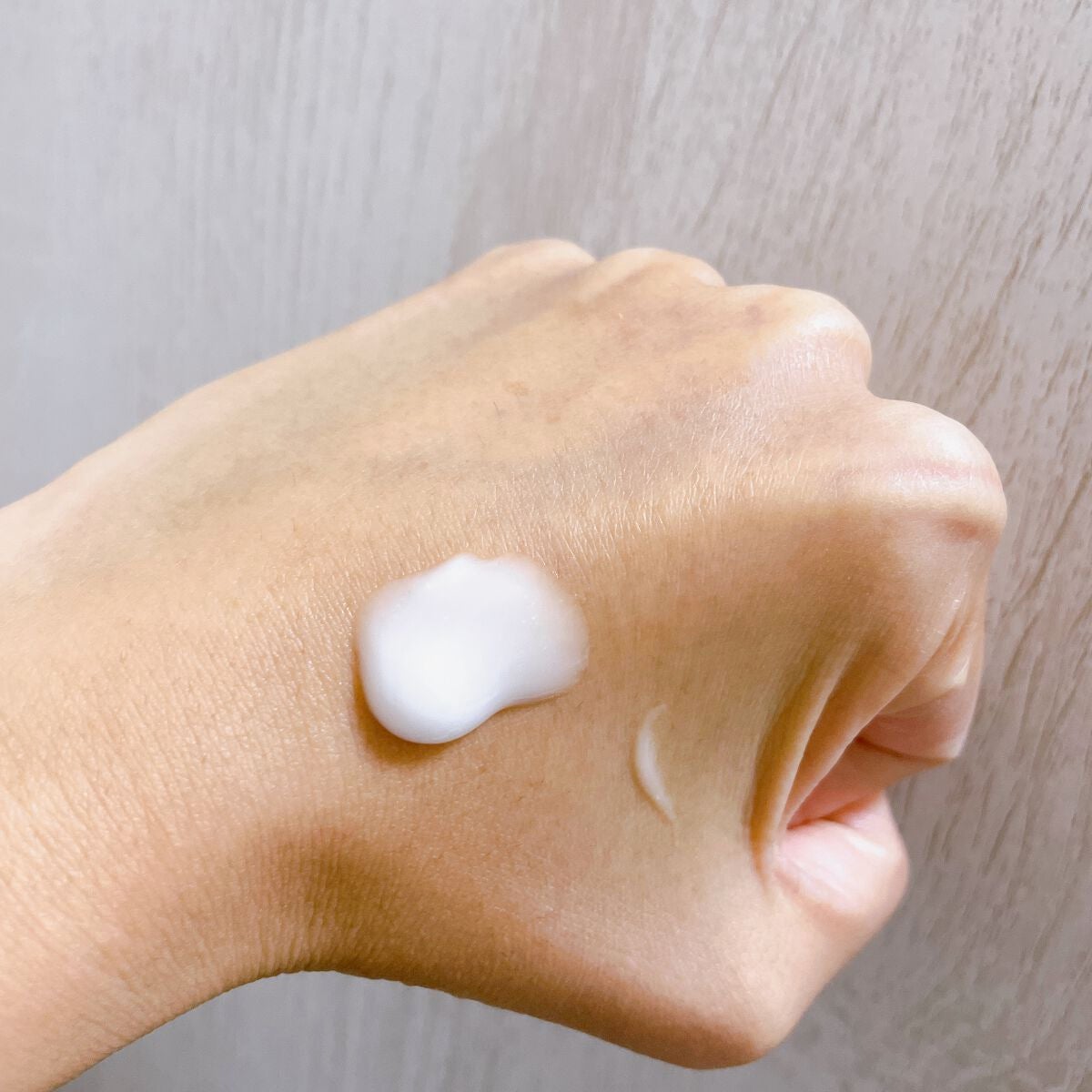 ホワイトティー ハンド美容液/SHIRO/ハンドクリームを使ったクチコミ(3枚目)