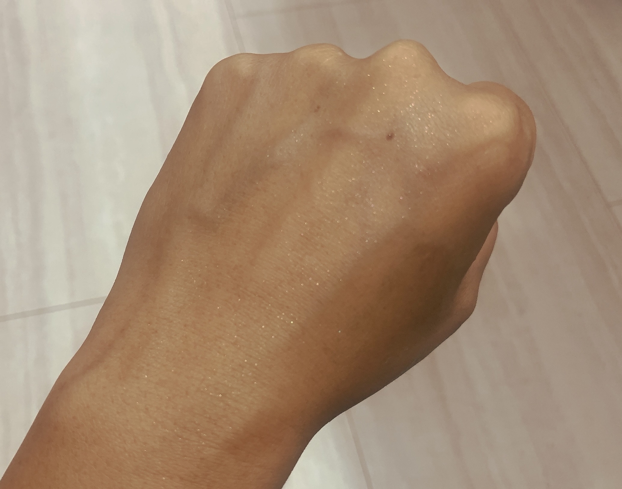 スージー エキスパート マイクロエアリーパウダーＦ/SUSIE N.Y./ルースパウダーを使ったクチコミ（3枚目）