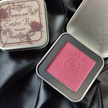 SHEGLAM
▷EMBER ROSE ETERNAL FLAME CREAM BLUSH
エターナル フレイム クリーム ブラッシュ
スウォッチ

🥀SOULMATE

おしゃれな缶ケースのクリームチ