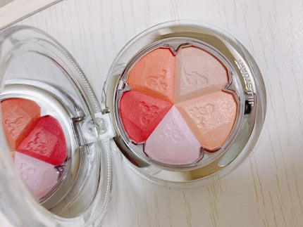 Mayu on LIPS 「普段こんな可愛らしい色は使わないのに…可愛すぎて思わず購入💓#..」(1枚目)