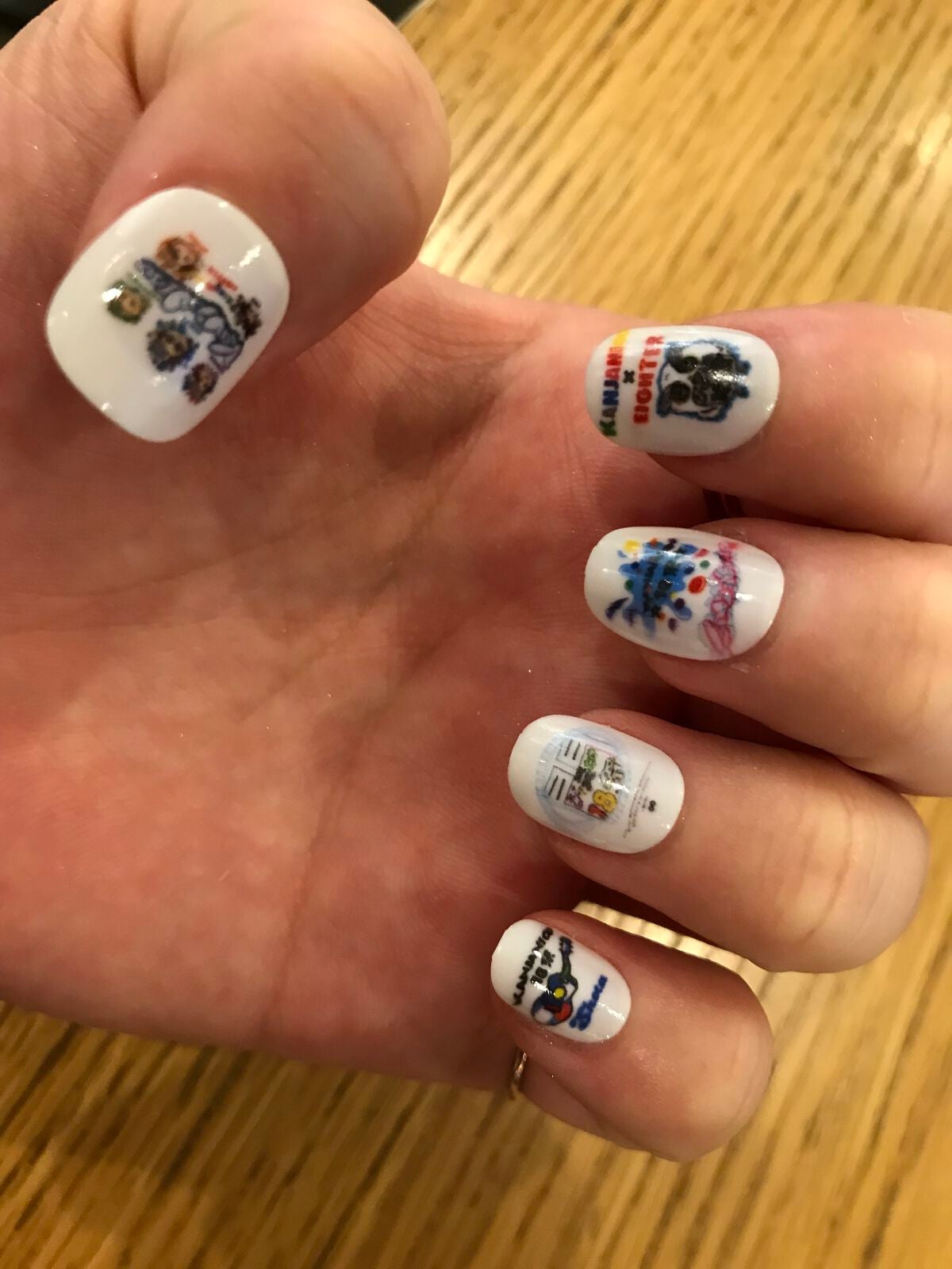 HusiQ.K on LIPS 「ライブネイル💅今回は、めちゃくちゃ可愛くできました笑笑自画自賛..」(2枚目)