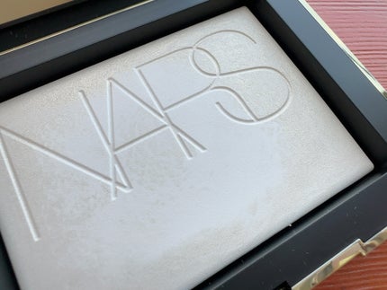 ライトリフレクティング プリズマティックパウダー/NARS/プレストパウダーを使ったクチコミ(3枚目)