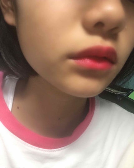 ピキビキ アートポップ エナメル ティント/TONYMOLY/リップティントを使ったクチコミ(2枚目)