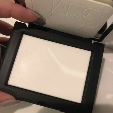 ライトリフレクティングセッティングパウダー　プレスト　N/NARS/プレストパウダーを使ったクチコミ（2枚目）