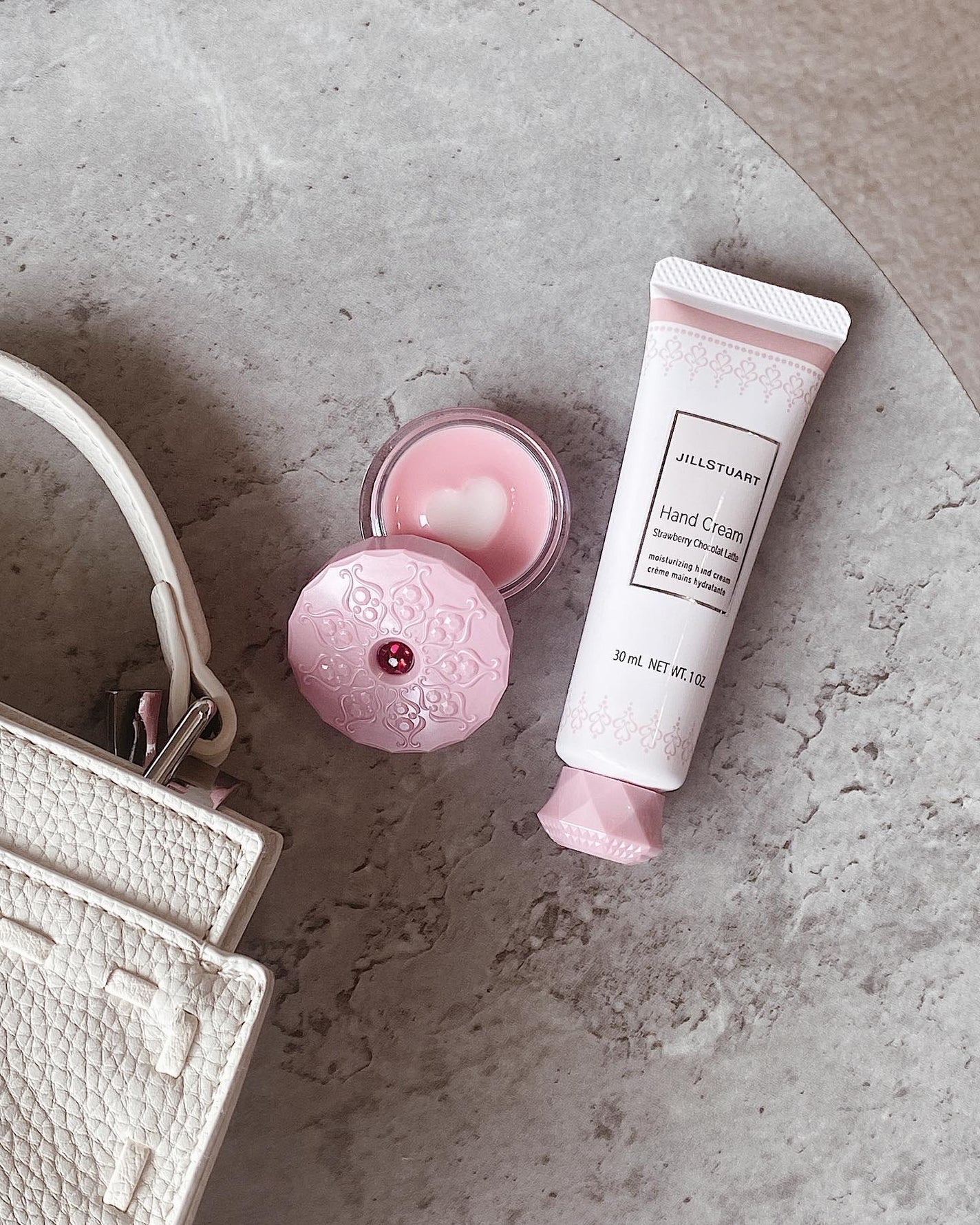 ハンドクリーム ストロベリー ショコララテ/JILL STUART/ハンドクリームを使ったクチコミ(1枚目)