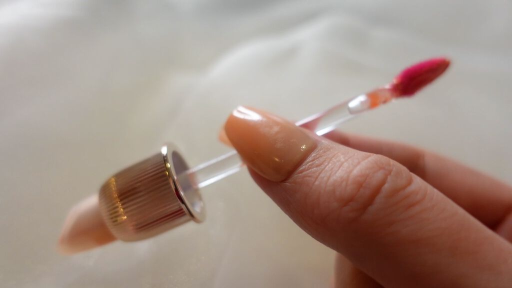 ノンセクショングローリーティント/EQUMAL/リップティントを使ったクチコミ(2枚目)