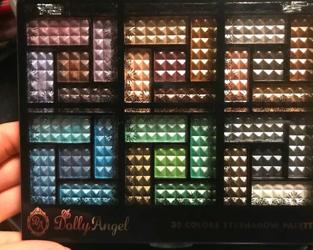30COLORSEYESHADOWPALETTE/Dolly Angel/アイシャドウパレットを使ったクチコミ(1枚目)