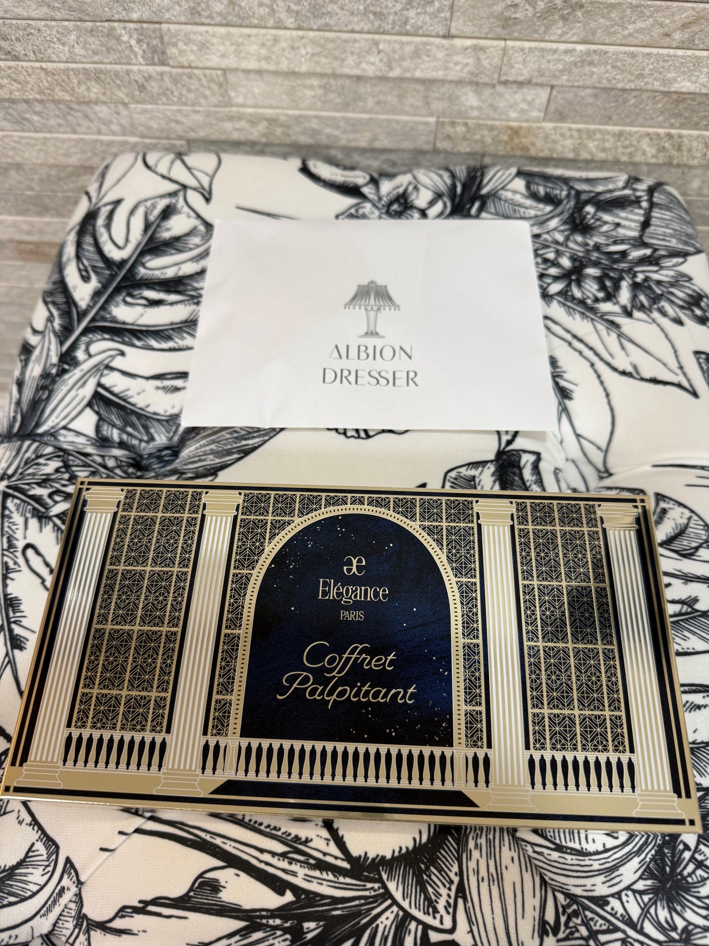 エレガンス ヌーヴェル アイズ/Elégance/アイシャドウパレットを使ったクチコミ(2枚目)