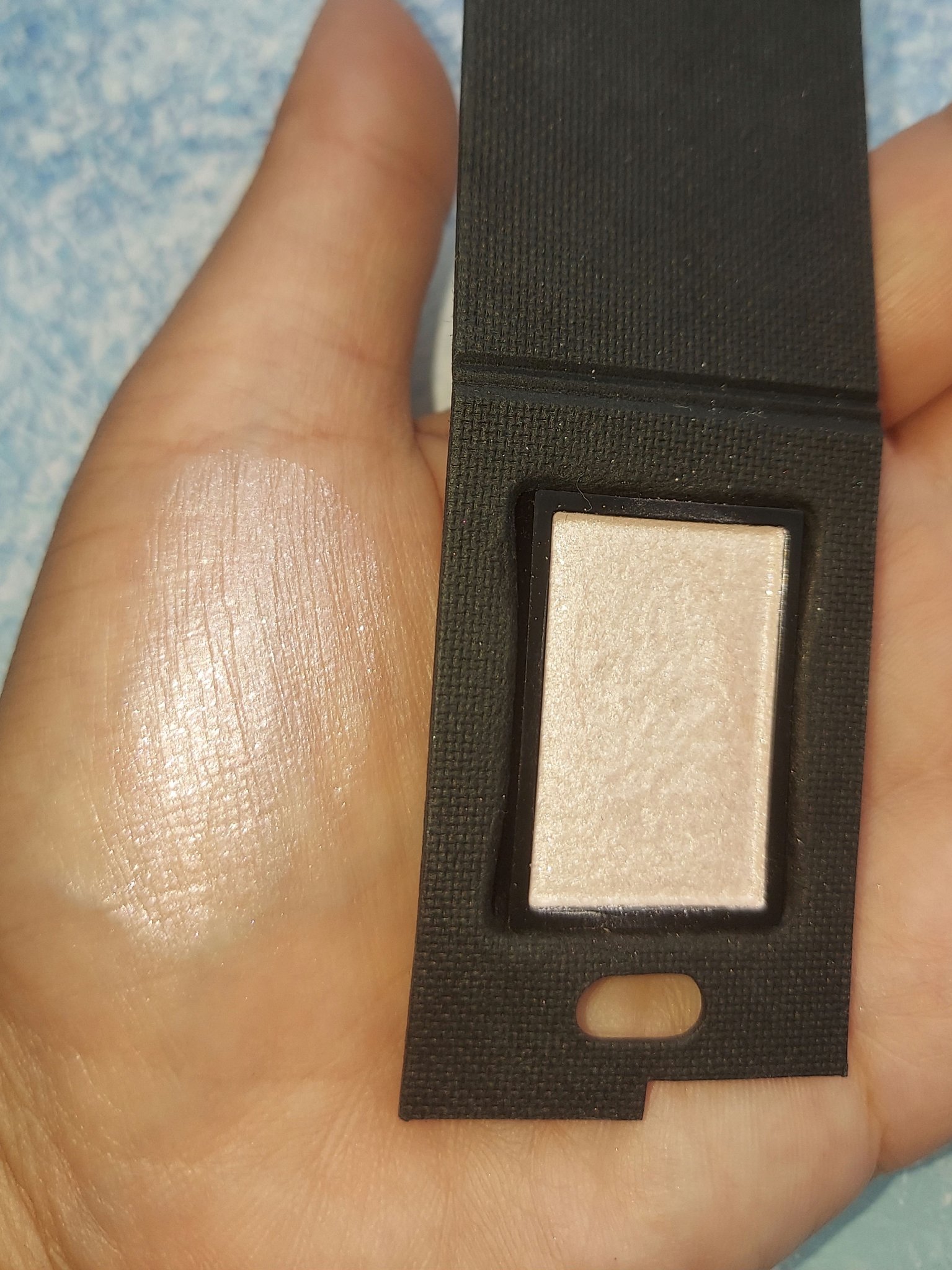 ヴァティック アイズ 03 フロスティピンク/Celvoke/単色アイシャドウを使ったクチコミ（3枚目）