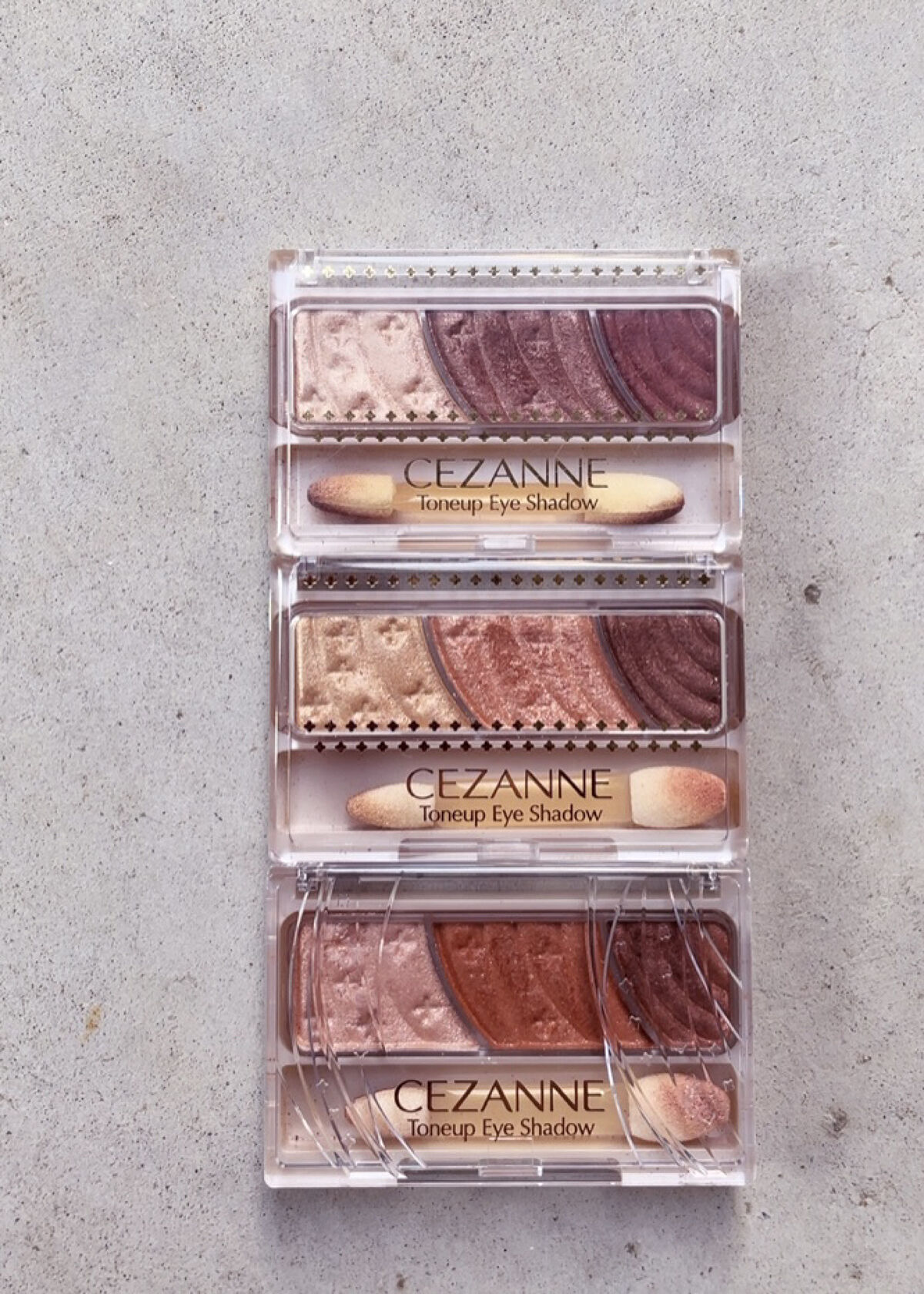 トーンアップアイシャドウ/CEZANNE/アイシャドウパレットを使ったクチコミ（2枚目）