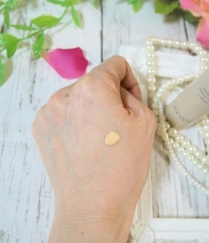 ミネラルフレッシュスキンリキッド/エトヴォス/リキッドファンデーションを使ったクチコミ(4枚目)