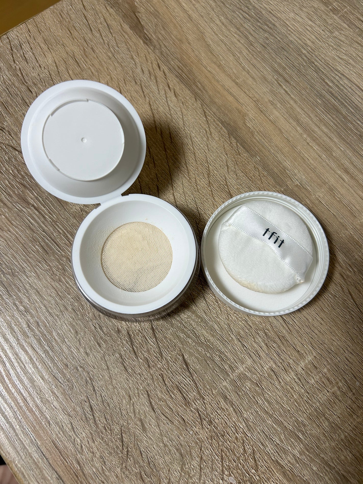 トランスルーセントセットフィニッシングパウダー/TFIT/ルースパウダーを使ったクチコミ(2枚目)