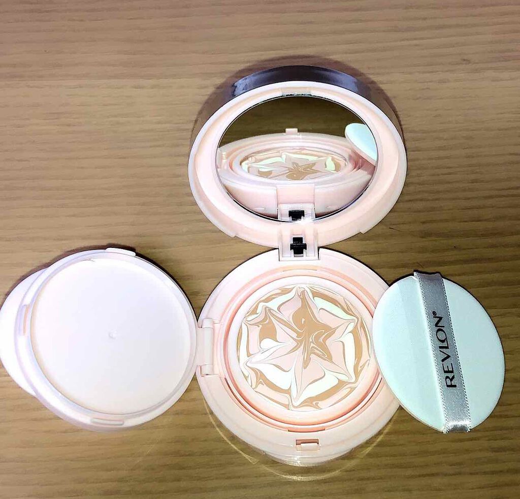 フォトレディ キャンディッド ウォーター エッセンス コンパクト ファンデーション/REVLON/クリーム・エマルジョンファンデーションを使ったクチコミ（2枚目）