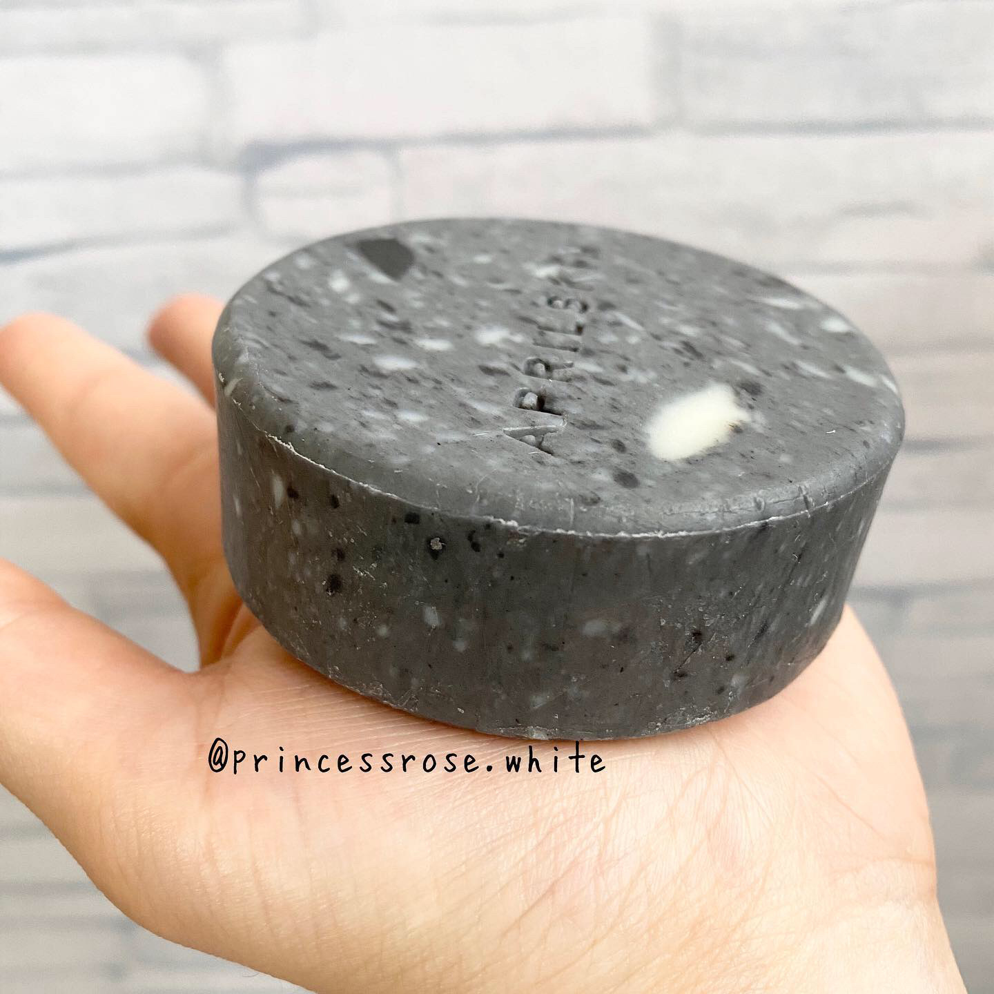 APRILSKIN マジックストーンのクチコミ「.
@aprilskin_officialjapan 様の
#マジックストーンオリジナル .
.....」（3枚目）