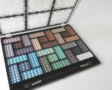 30COLORSEYESHADOWPALETTE/Dolly Angel/アイシャドウパレットを使ったクチコミ（2枚目）