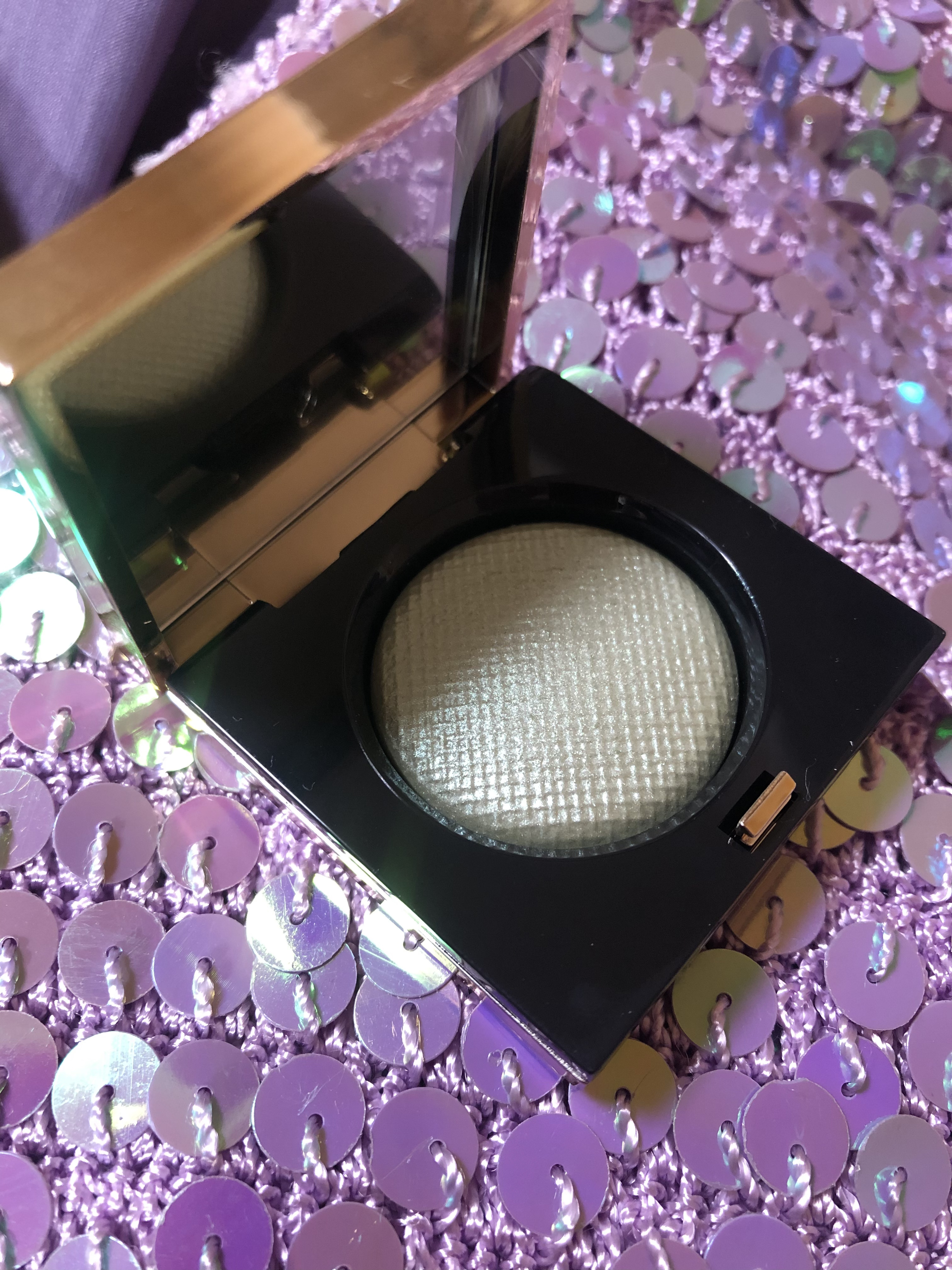 リュクスアイシャドウ L30 コスミック(リッチ スパークル)/BOBBI BROWN/単色アイシャドウを使ったクチコミ（2枚目）