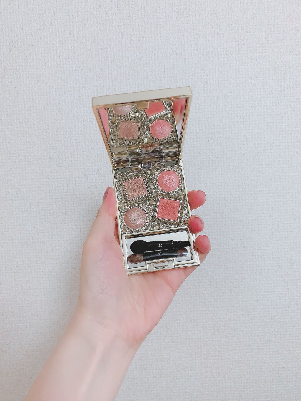 エレガンス ヌーヴェル アイズ/Elégance/アイシャドウパレットを使ったクチコミ(2枚目)