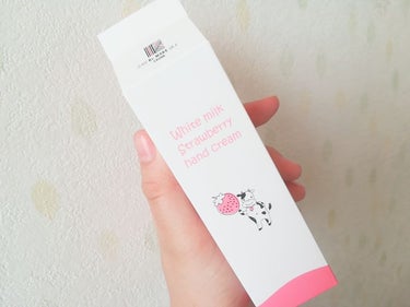 ウユクリーム みたいな ハンドクリーム🐄🍼

パッケージがかわいいハンドクリームです！
私か購入したのはピンク！ストロベリーの香りがします。
他にもミルク、ラベンダー、レモンの香りがうっていました！
出