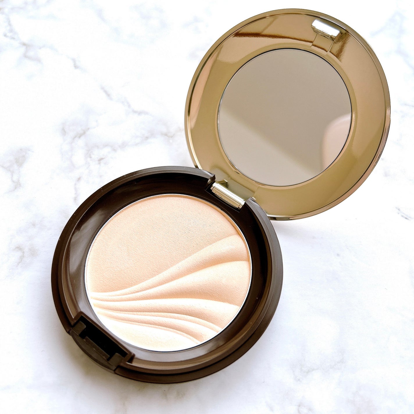 フェイスアップ プレストパウダー SPF23 / PA++/COVERMARK/プレストパウダーを使ったクチコミ(2枚目)