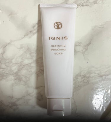 IGNISのリファイニング プレミアム ソープです。少し前から使い始めています。

少量で泡立ちがすごくいいです。

洗うときにさわやかないい香りがします。

顔色が明るくなります。

お値段が4,95
