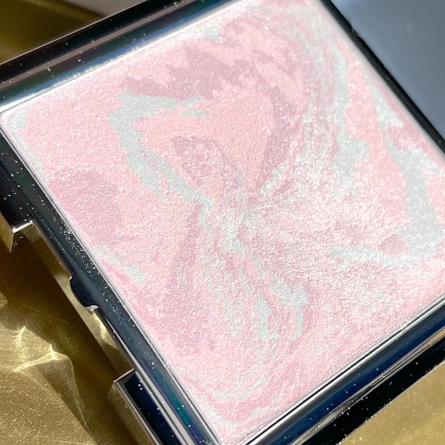 スキンルミナスハイライター/DEAR DAHLIA/パウダーハイライトを使ったクチコミ(4枚目)