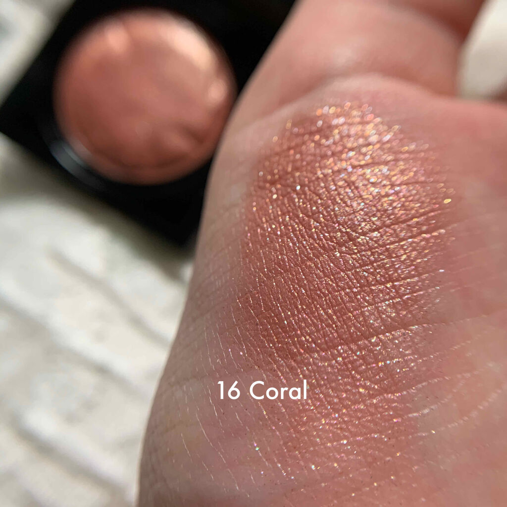 プリズム エアー シャドウ/CLIO/単色アイシャドウを使ったクチコミ（2枚目）