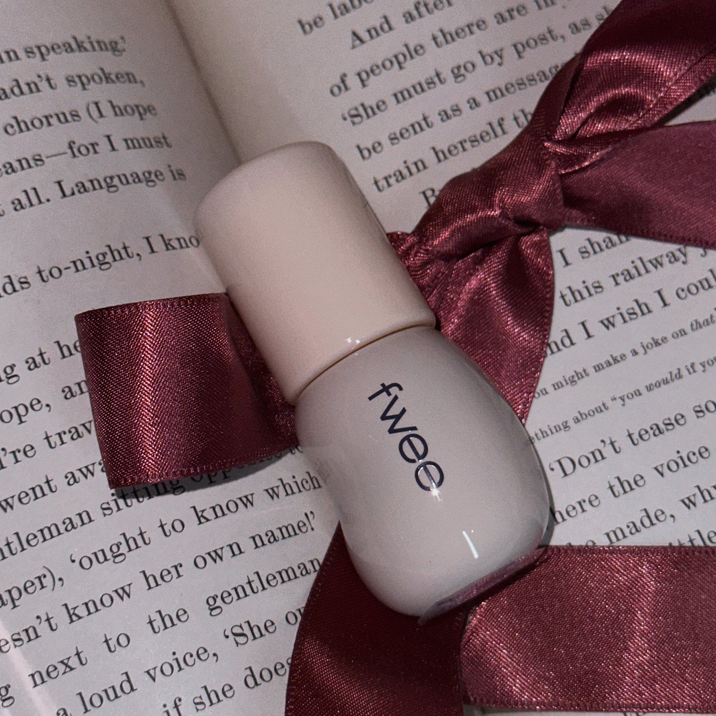 フィー 3Dチェインジンググロス/fwee/リップグロスを使ったクチコミ(4枚目)