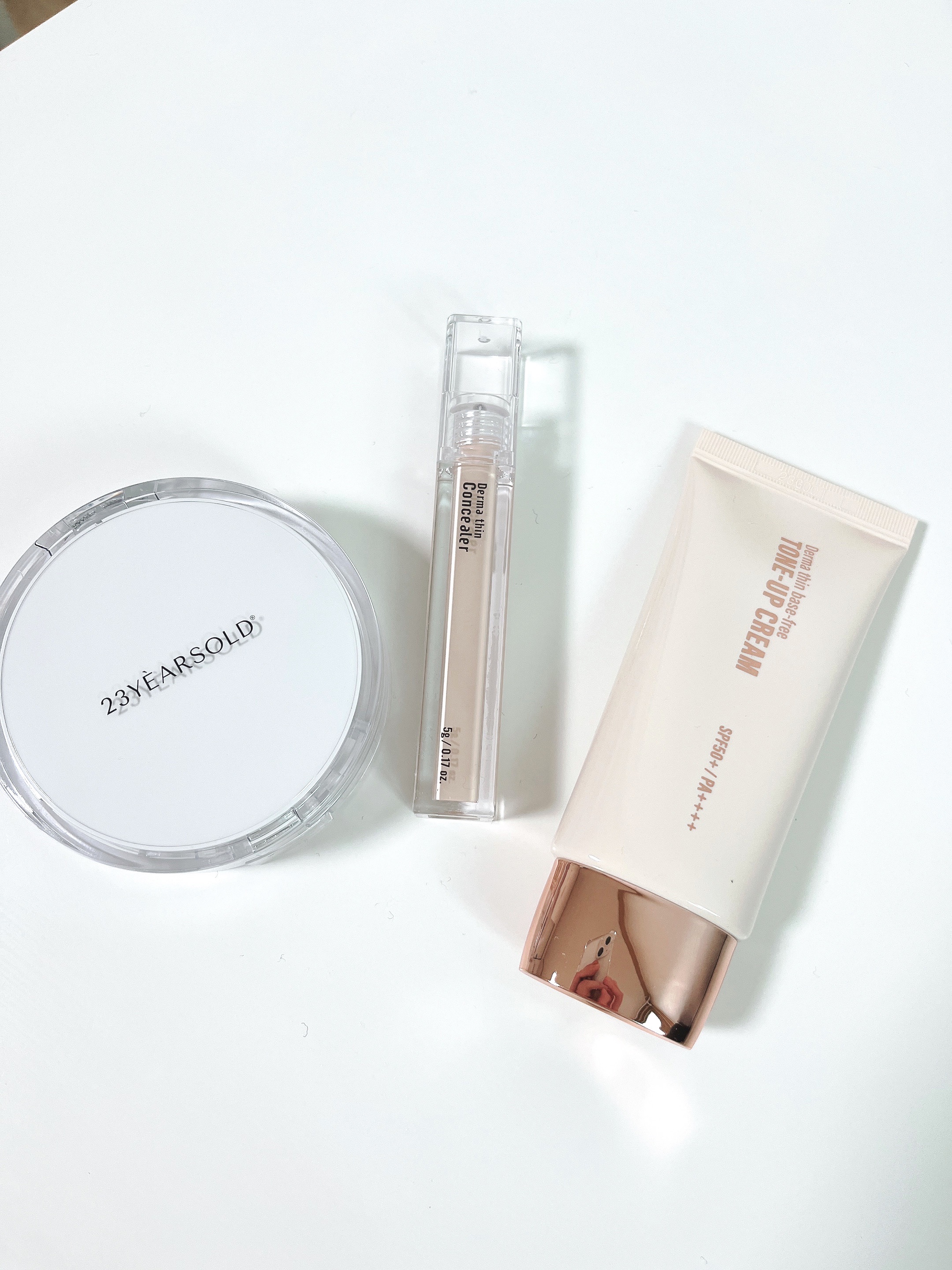 23years old

ダーマシンベースフリートーンアップクリーム

紫外線カット効果もあり、すっぴん風メイクにもおススメ！
程よくツヤ感のあるナチュラルなお肌に魅せてくれます😌
みずみずしく伸びもいい質感です✨

ハートリーフシーンカ