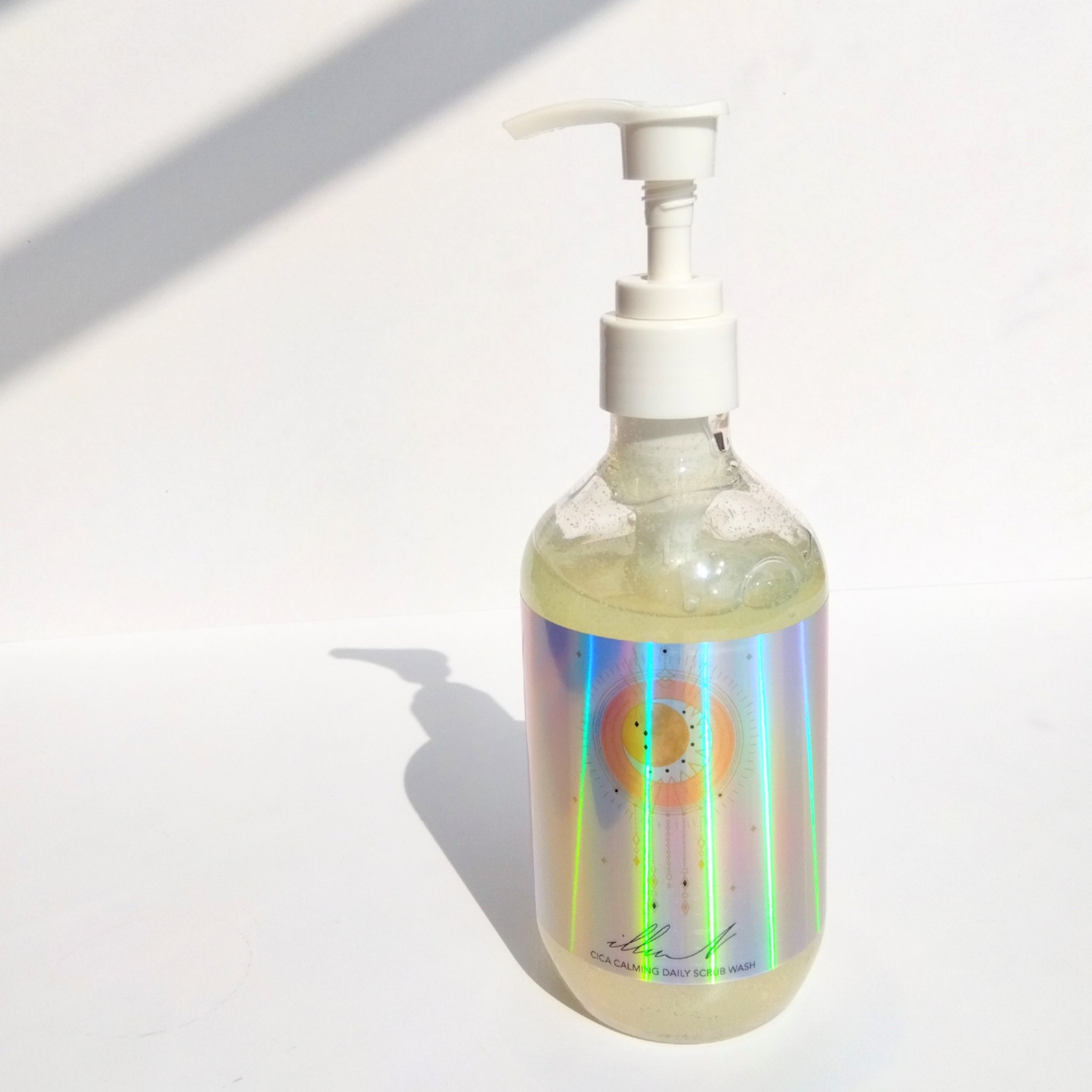 シカカーミングデイリースクラブウォッシュ/illuN/ボディスクラブを使ったクチコミ（2枚目）